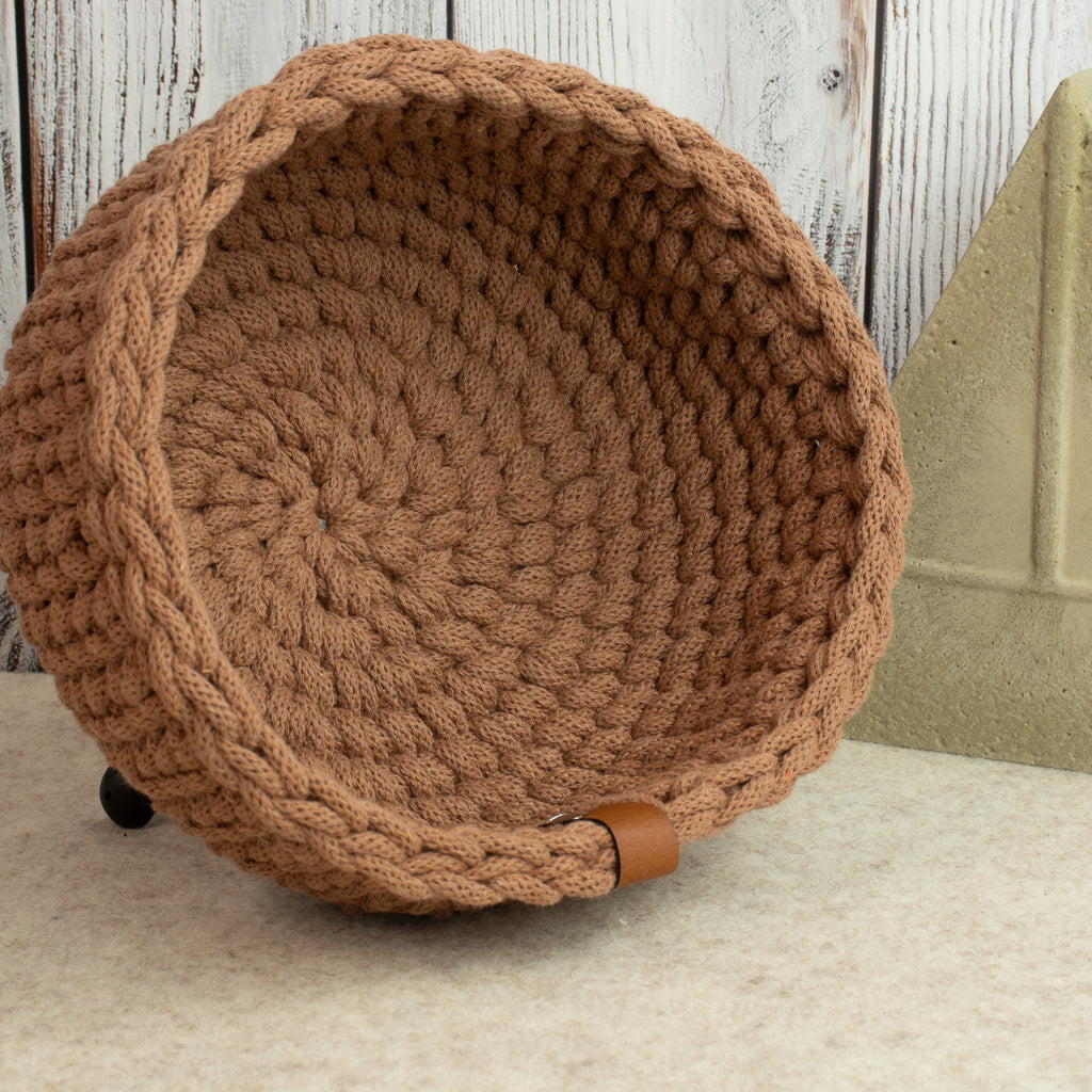 Häkelkorb „Strickstil“ Mocha Mousse – Ø ca. 20 cm - Sabinzi - Aus Stoffliebe wird Lieblingsstück