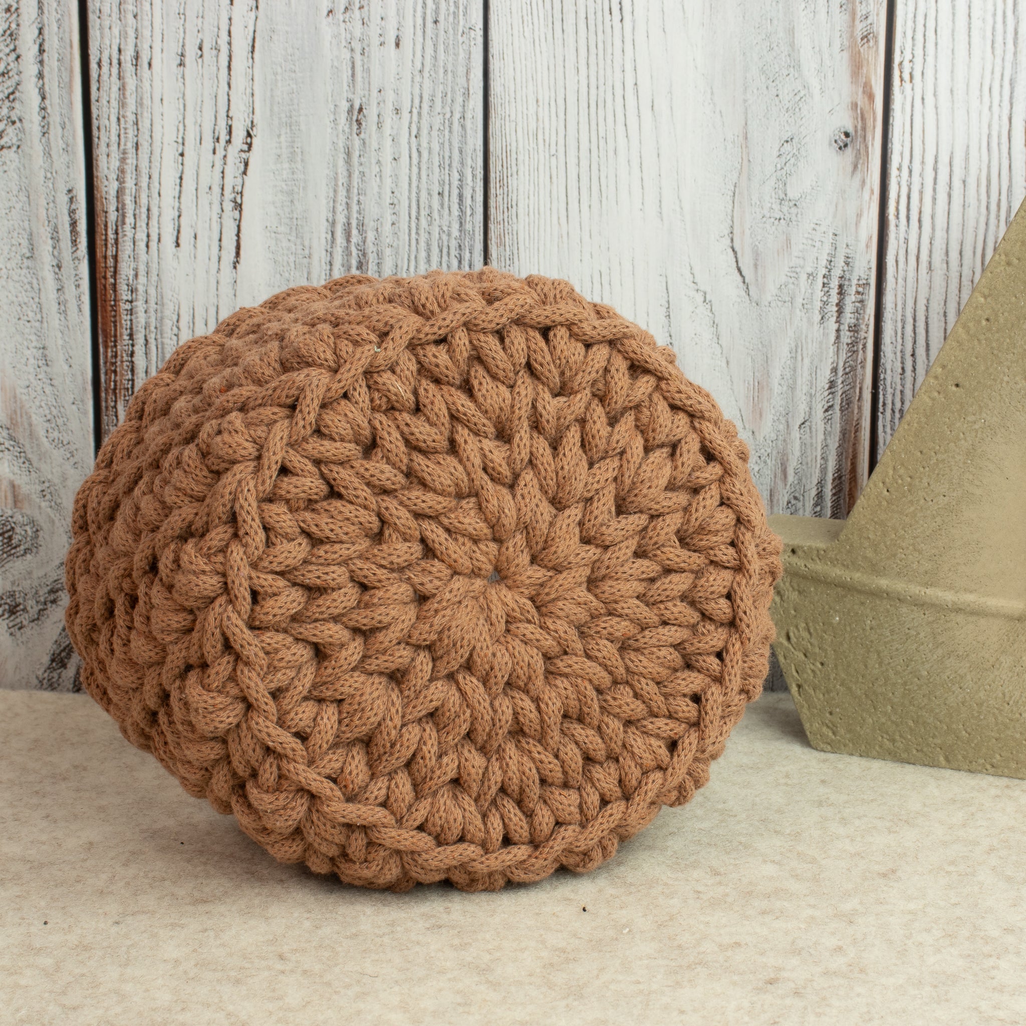 Häkelkorb Gänsefüßchenmuster „Mocha Mousse“ – Ø ca. 16,5 cm