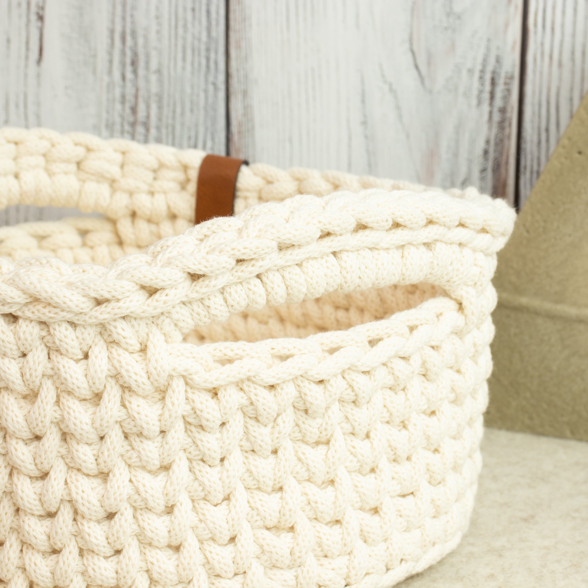 Großer Häkelkorb mit Holzboden & Griffen „Natural“ – Strickstil ca. 23 cm