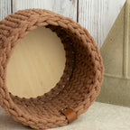 Häkelkorb mit Holzboden „Mocha Mousse“ – Strickstil Ø ca. 16,5 cm - Sabinzi - Aus Stoffliebe wird Lieblingsstück