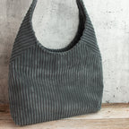 Hobobag aus Cordstoff Zoom – Handgenähte Schultertasche in Grau mit Reißverschluss