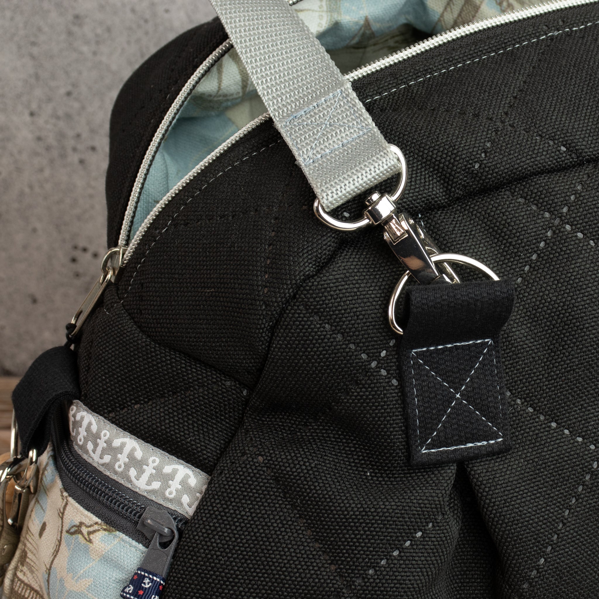 Kugeltasche – praktische Universaltasche mit maritimer Stickerei