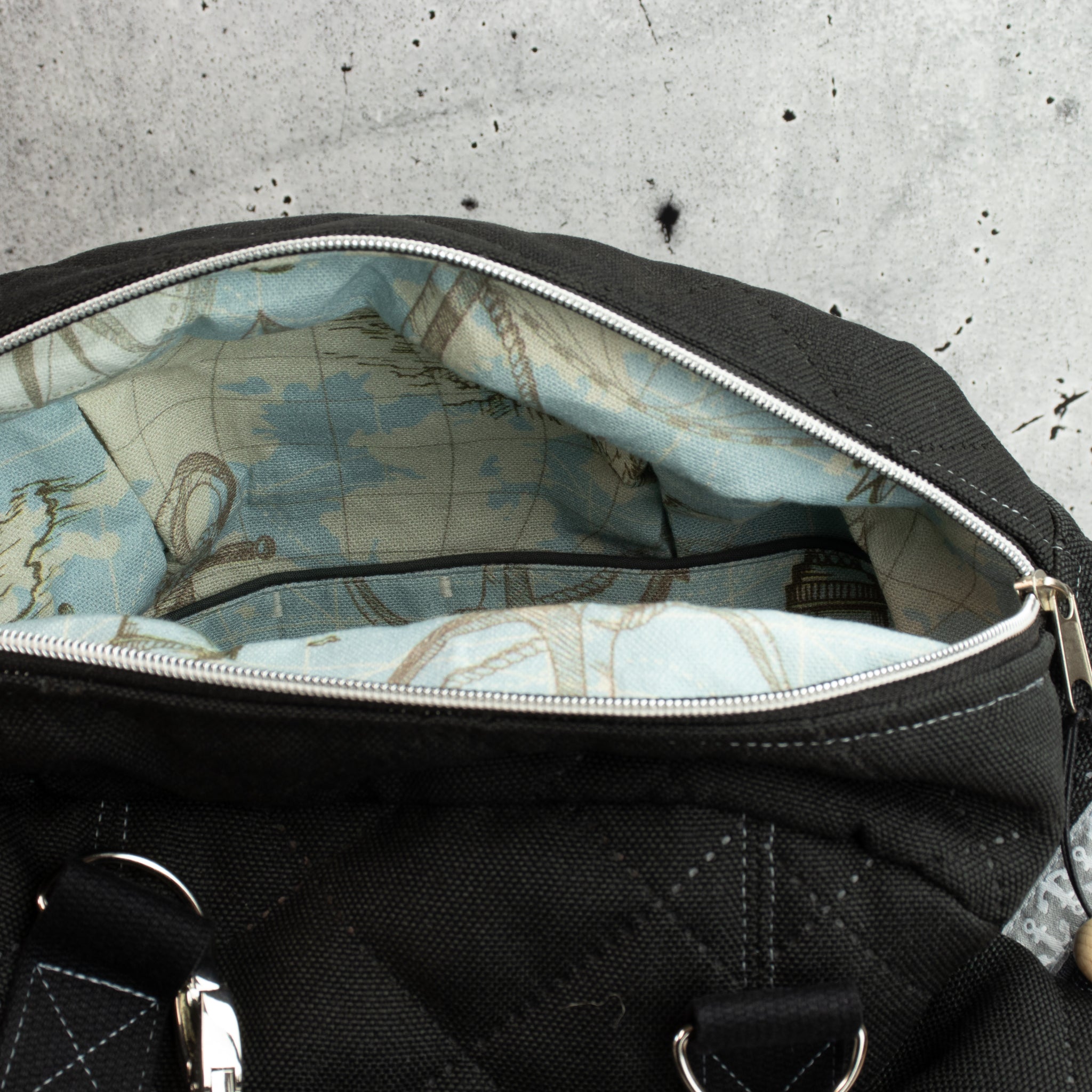 Kugeltasche – praktische Universaltasche mit maritimer Stickerei