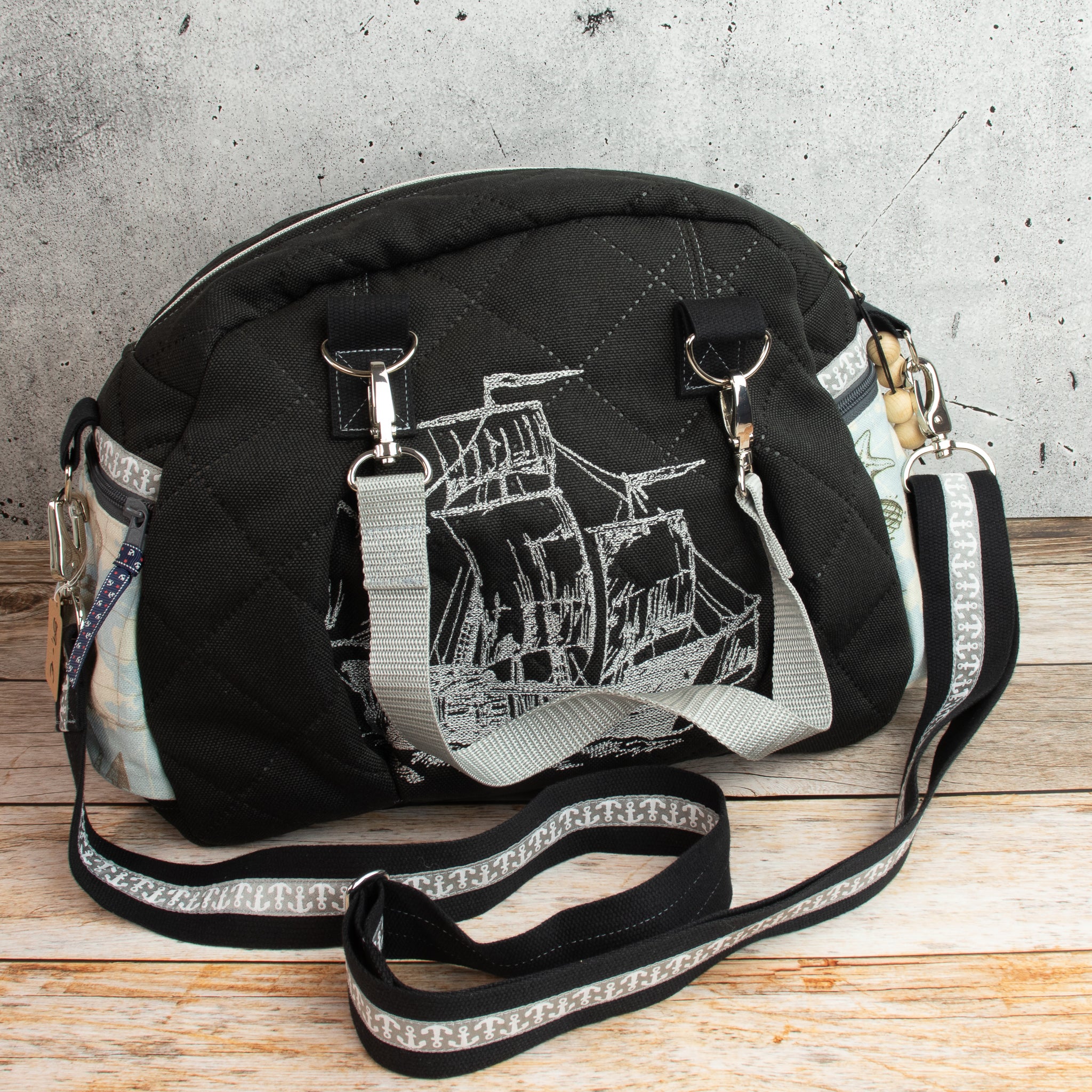 Kugeltasche – praktische Universaltasche mit maritimer Stickerei