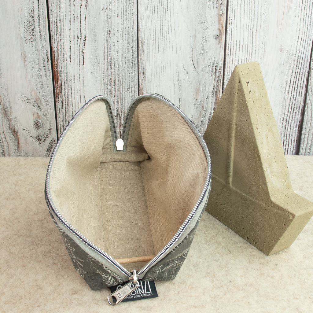Hohe Lene 2.0 – Reißverschlusstäschchen aus InkPerfect Linen Blend in Salbeigrün