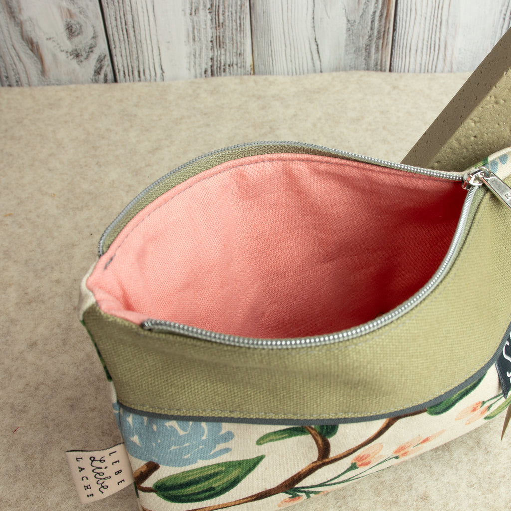 Reißverschlusstasche „Mimi“ – Canvas Grün / Floral
