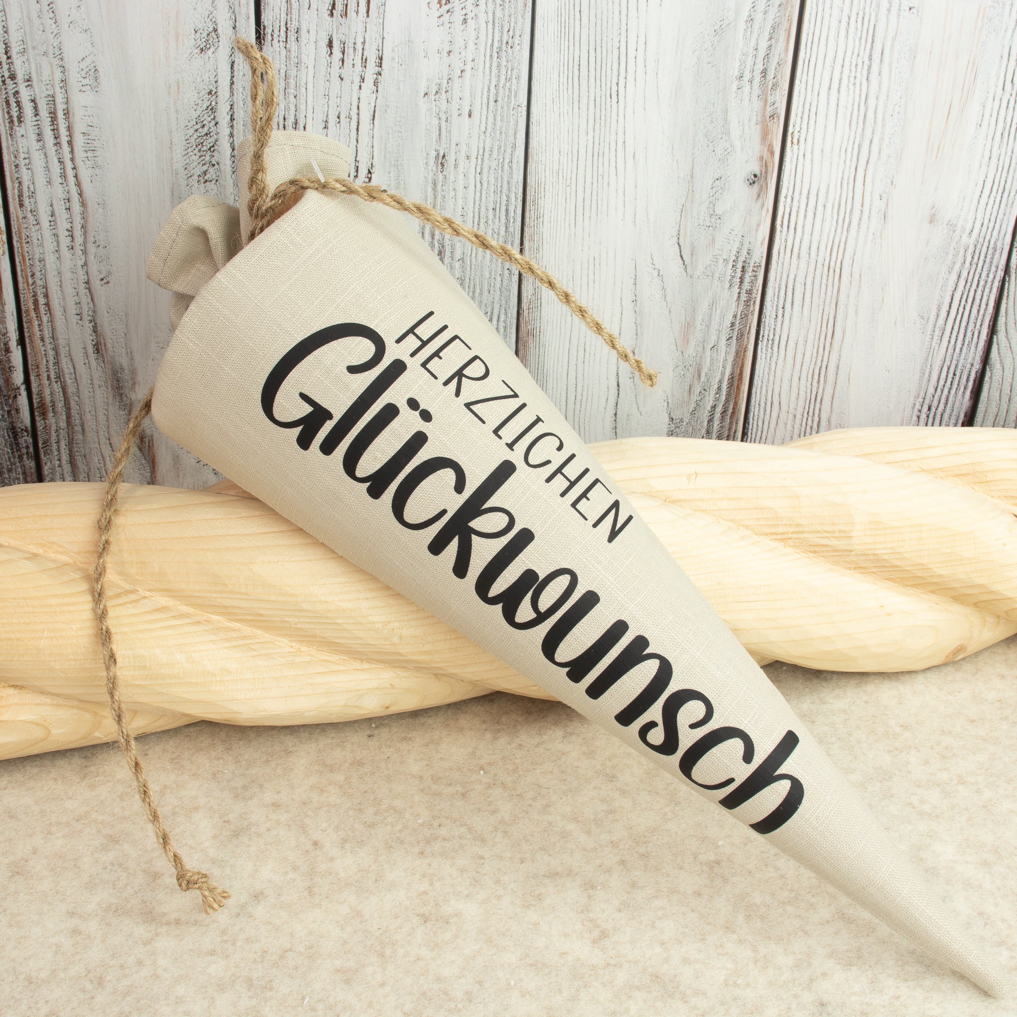 Mini-Schultüte „Herzlichen Glückwunsch“ – handgemachte Geschenkverpackung