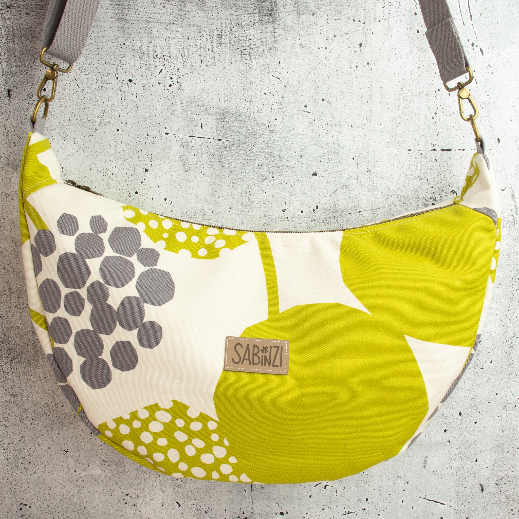 Meluna XL Schultertasche aus echino Crop Heavy Canvas in Lime – Handgemachte Tasche mit abnehmbarem Gurt