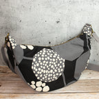 Meluna XL Schultertasche aus echino Heavy Canvas Crop in Schwarz/Grau – Handgemachte Crossbody Bag