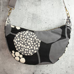 Meluna XL Schultertasche aus echino Heavy Canvas Crop in Schwarz/Grau – Handgemachte Crossbody Bag