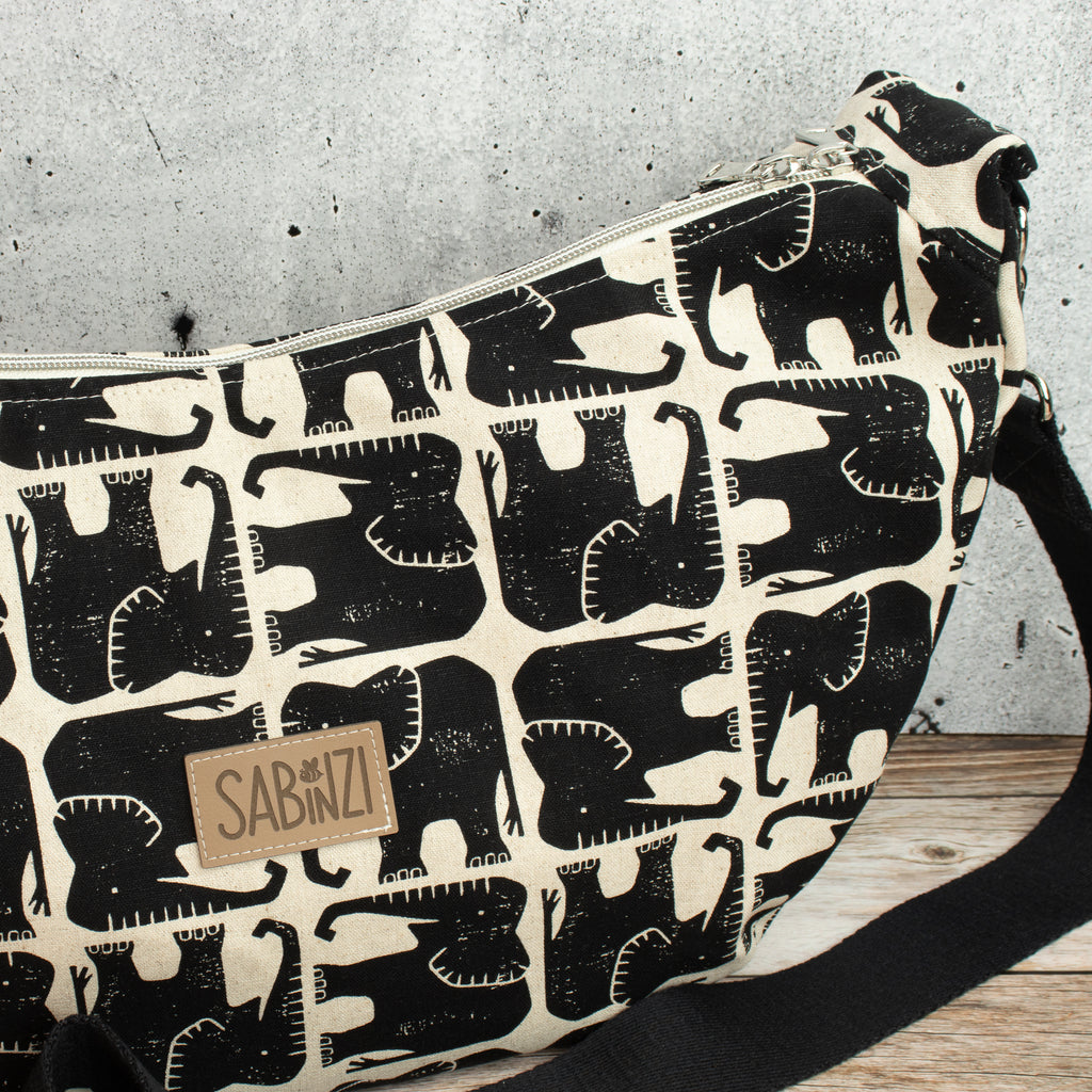 Meluna XL Schultertasche aus Rising Sun Canvas – Handgemachte Tasche mit Elefantenmotiv