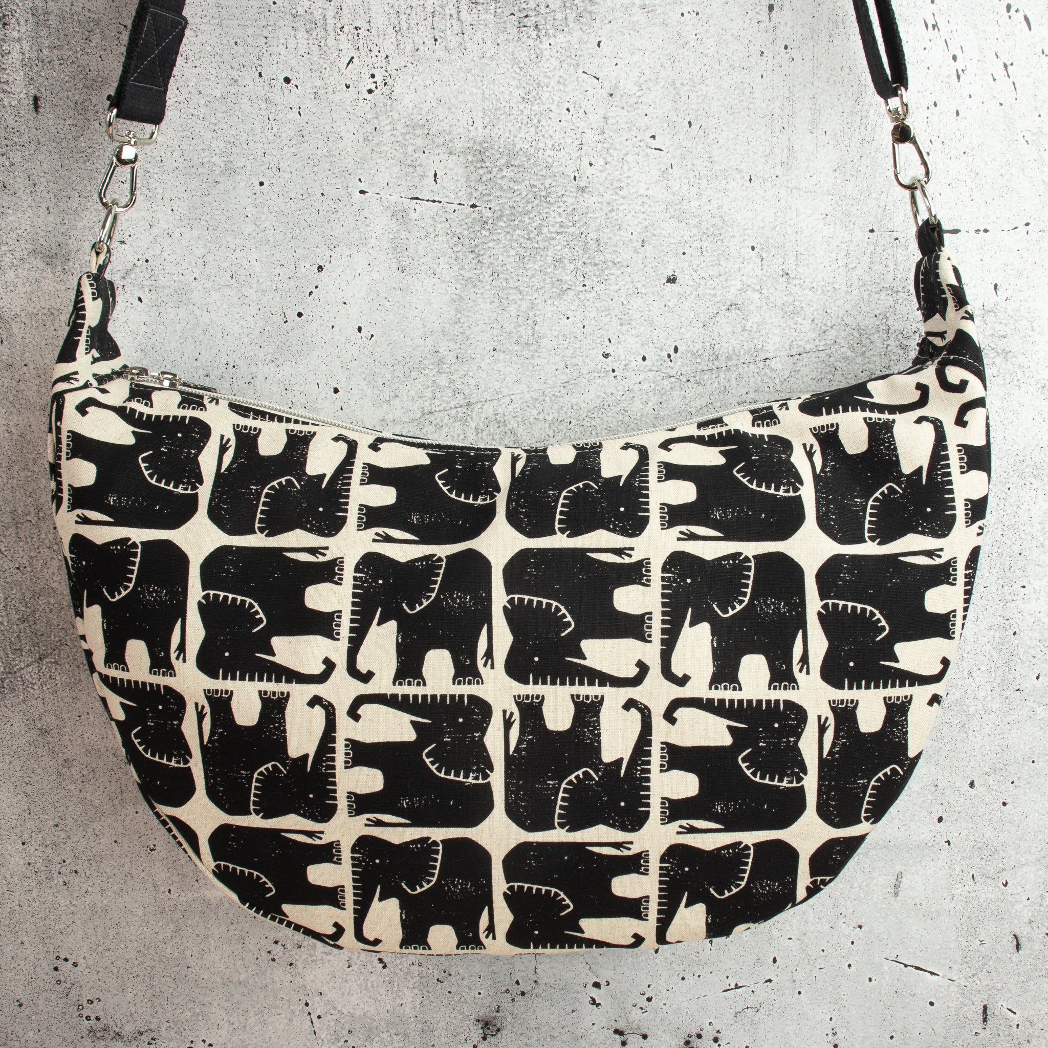 Meluna XL Schultertasche aus Rising Sun Canvas – Handgemachte Tasche mit Elefantenmotiv