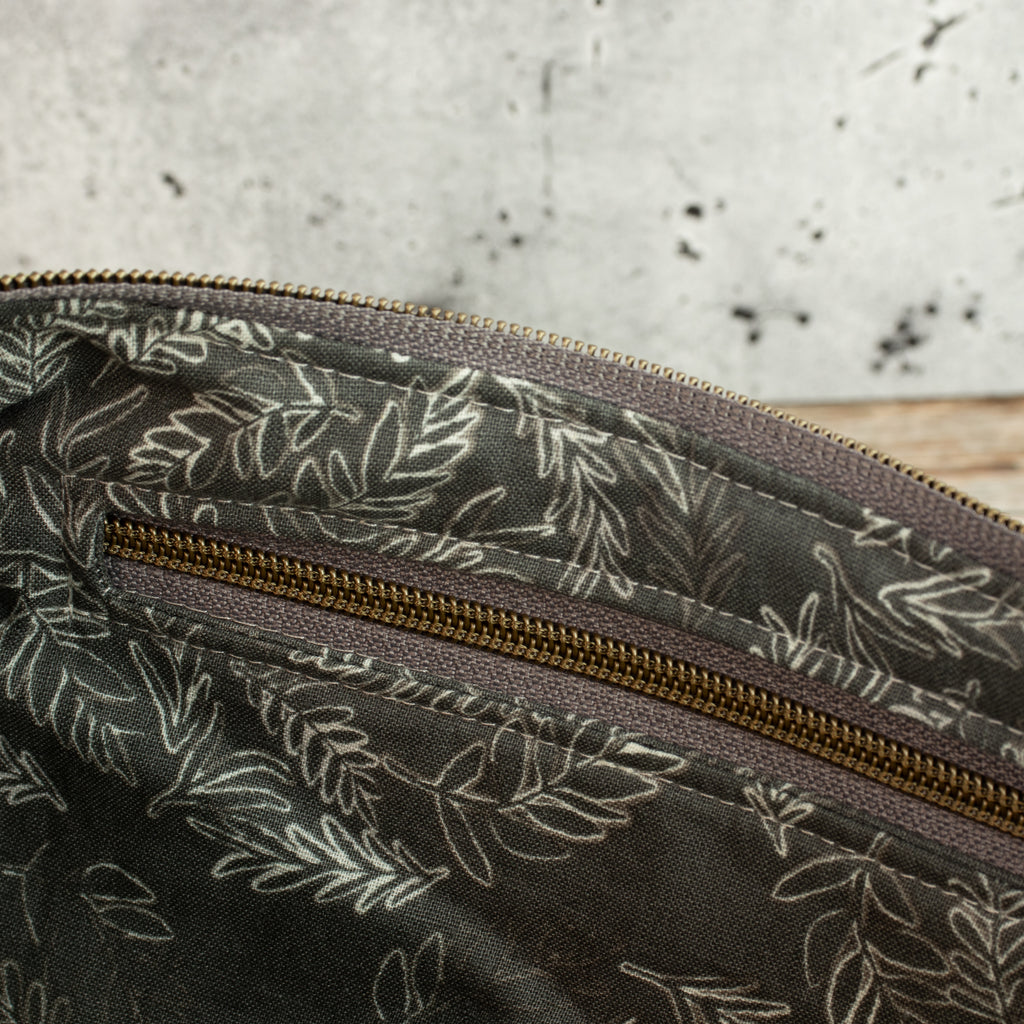 Meluna XL Schultertasche aus echino Crop Heavy Canvas in Lime – Handgemachte Tasche mit abnehmbarem Gurt