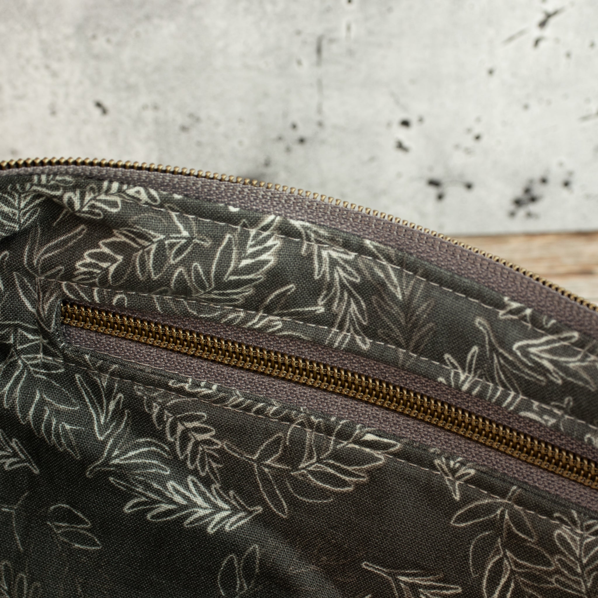 Meluna XL Schultertasche aus echino Crop Heavy Canvas in Lime – Handgemachte Tasche mit abnehmbarem Gurt