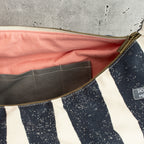 Meluna XL Schultertasche aus echino Sway in Navy – Handgemachte Canvas Tasche mit Streifenlook