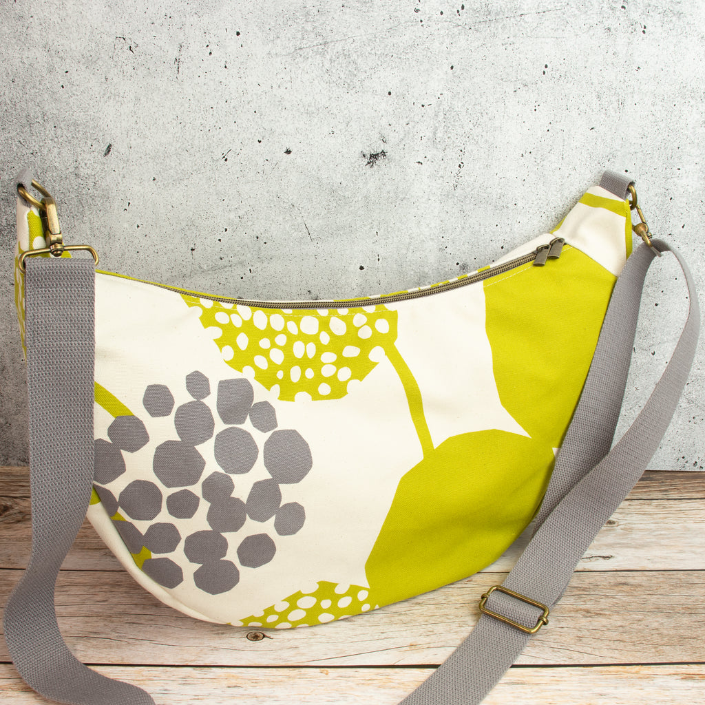 Meluna XL Schultertasche aus echino Crop Heavy Canvas in Lime – Handgemachte Tasche mit abnehmbarem Gurt