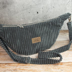 Moonbag Luna aus Cordstoff Zoom Graphite – Halbmondtasche mit Reißverschlussfach