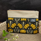 Flache kleine Reißverschlusstasche mit Blumenmuster – Senfgelb / Schwarz