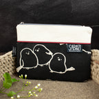 Kleine, flache Reißverschlusstasche  – Canvas Schwarz / Birds