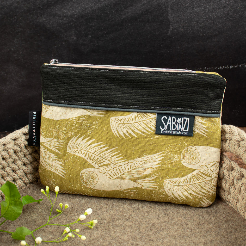 Reißverschlusstasche Mimi aus Canvas – Oliv / Eulen