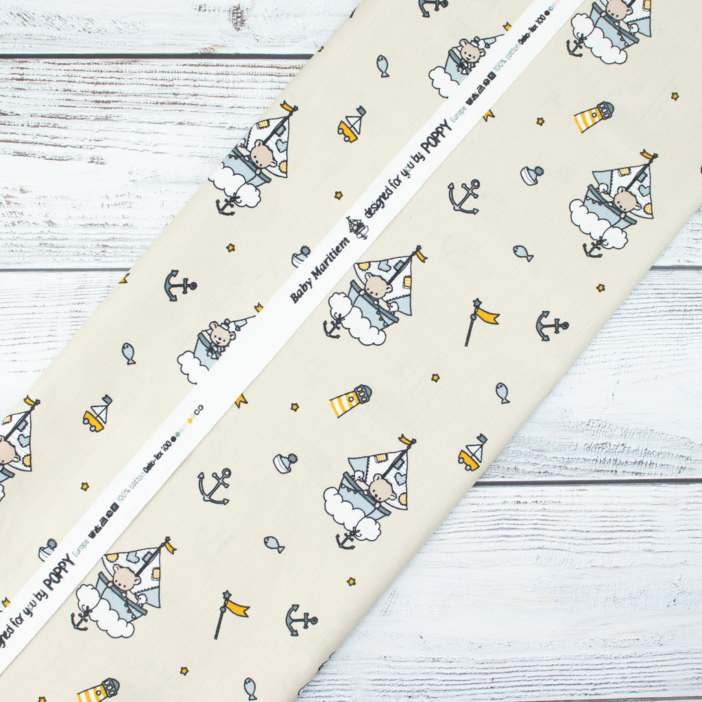 Baumwollstoff Segelboote & Bärchen Beige – maritimes Kindermotiv