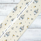 Baumwollstoff Segelboote & Bärchen Beige – maritimes Kindermotiv