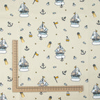 Baumwollstoff Segelboote & Bärchen Beige – maritimes Kindermotiv
