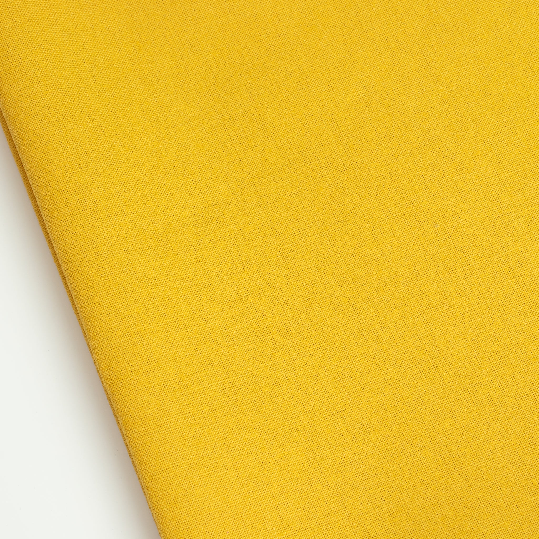 Cotton Linen Stoff Golden Yarrow von Adlico – warmer Baumwoll-Leinen-Mix für kreative Projekte