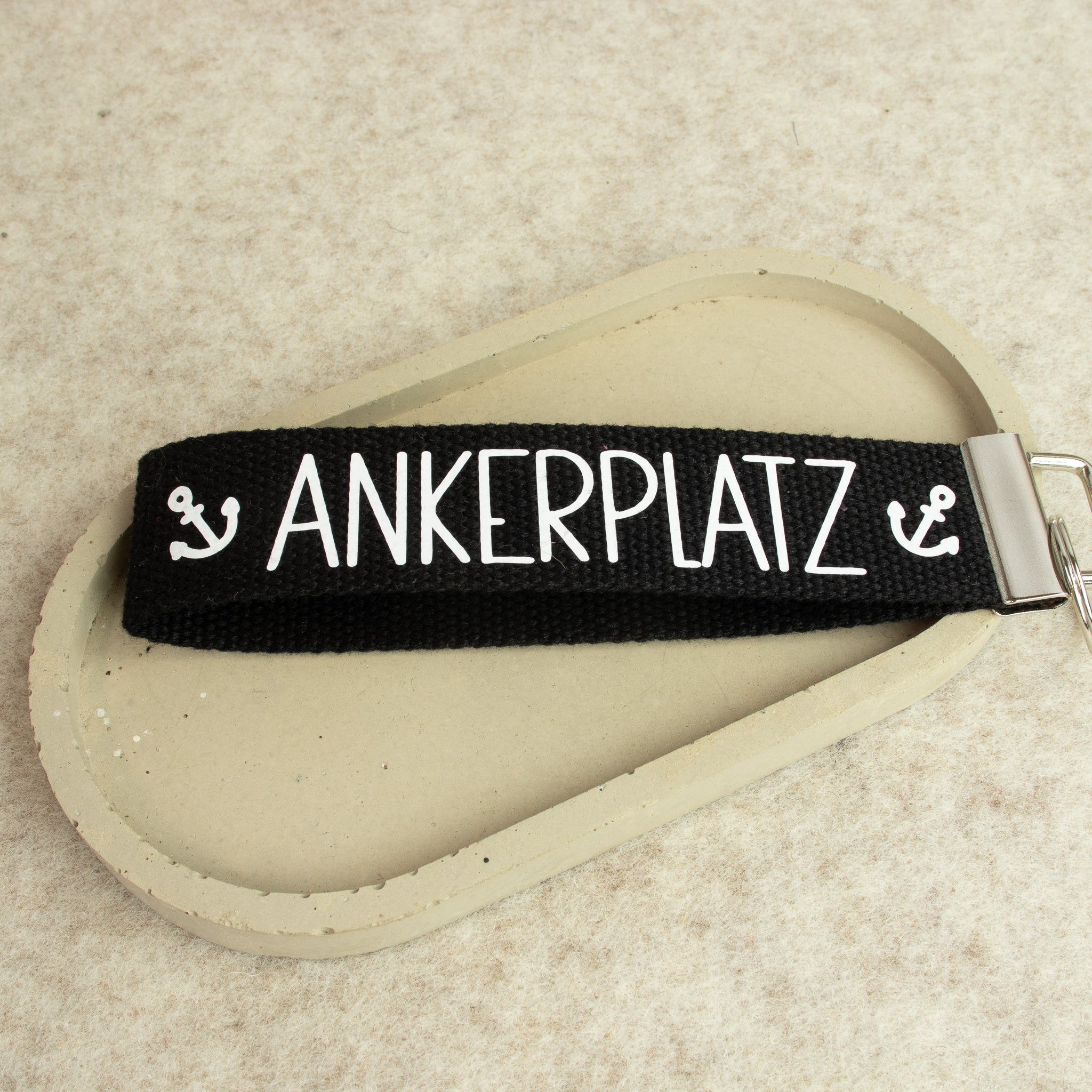Schlüsselanhänger „ANKERPLATZ“ – handgemachter Schlüsselanhänger