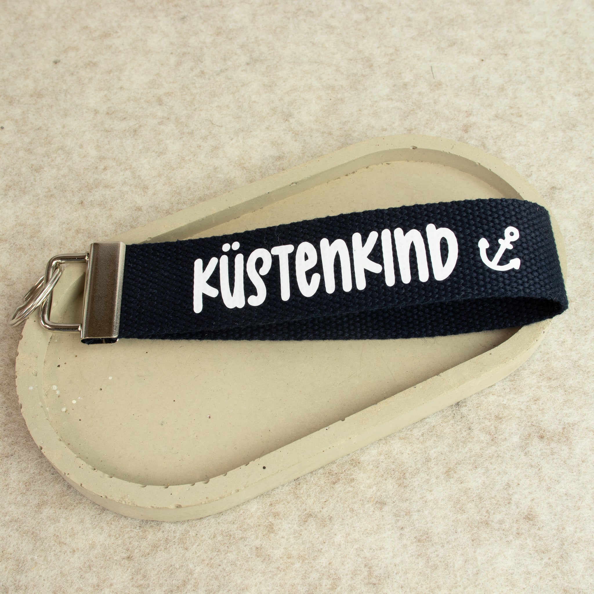 Schlüsselanhänger „KÜSTENKIND“ - weiss – handgemacht aus Baumwollband