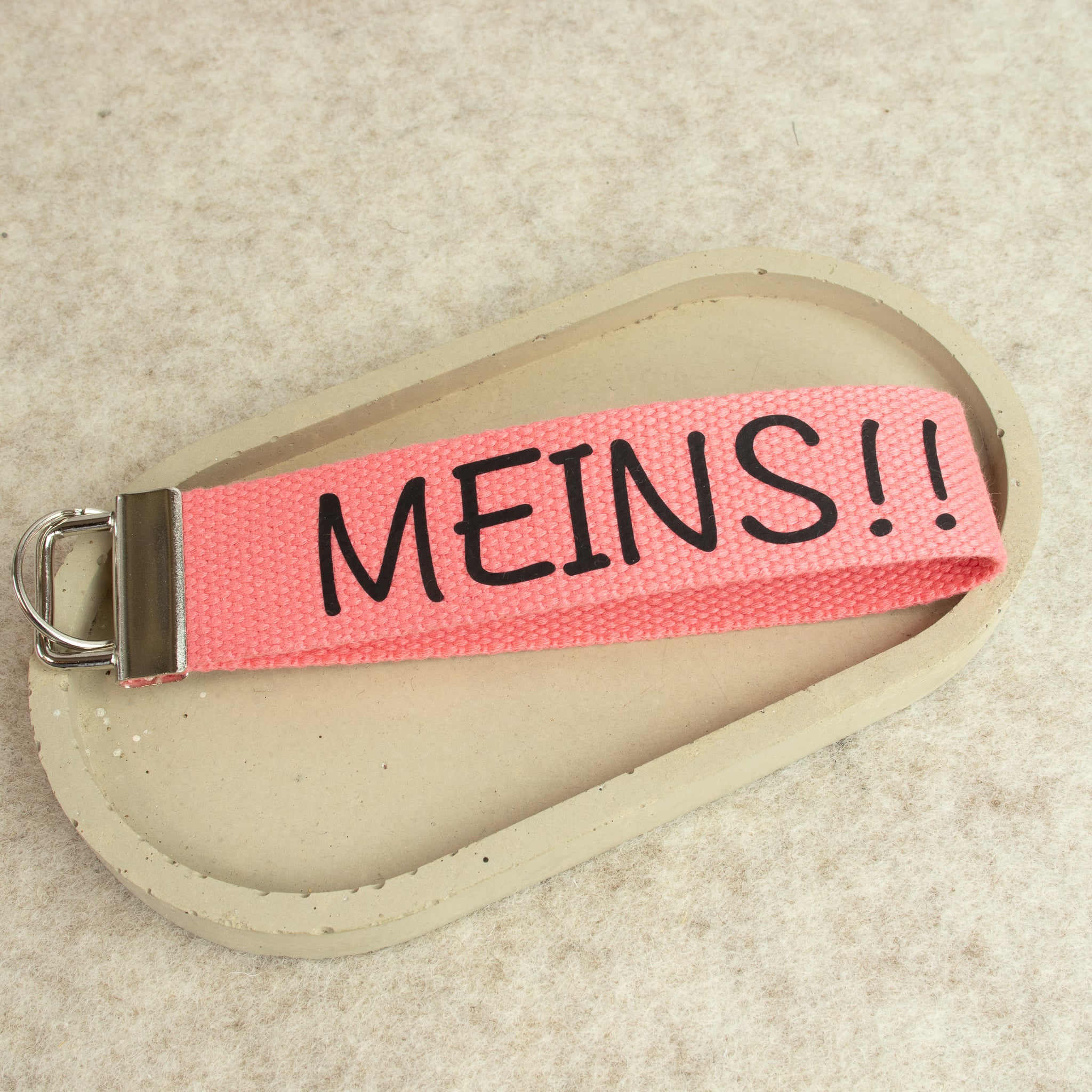 Schlüsselanhänger „MEINS!!“ – lustiger Schlüsselanhänger aus Baumwollband