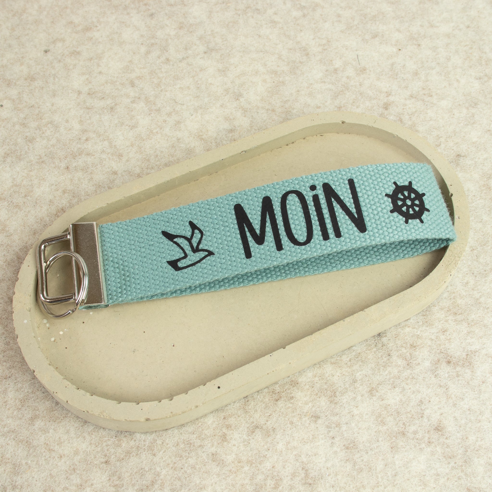 Schlüsselanhänger „MOIN“ aus Baumwollband – Schrift schwarz