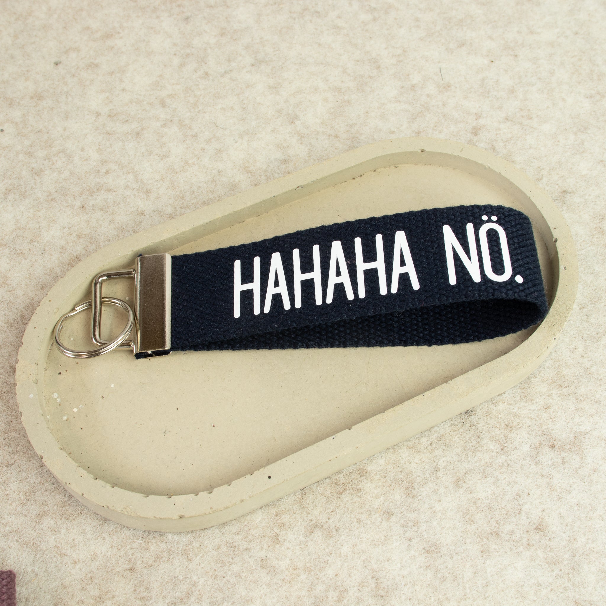 Schlüsselanhänger „HAHAHA NÖ.“ – lustiger Schlüsselanhänger