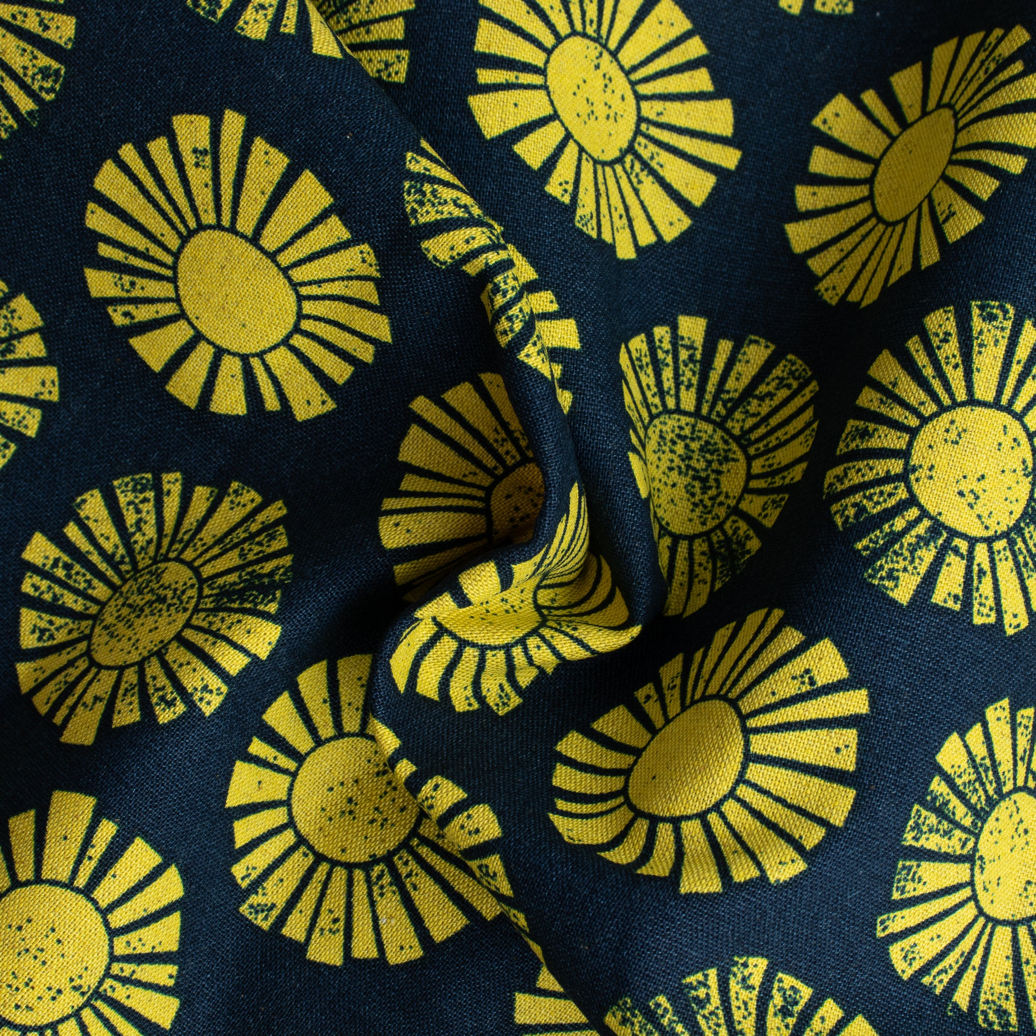 By the Seaside 2 Canvas „Sunshine Navy Unbleached“ – Cotton + Steel x Loes van Oosten