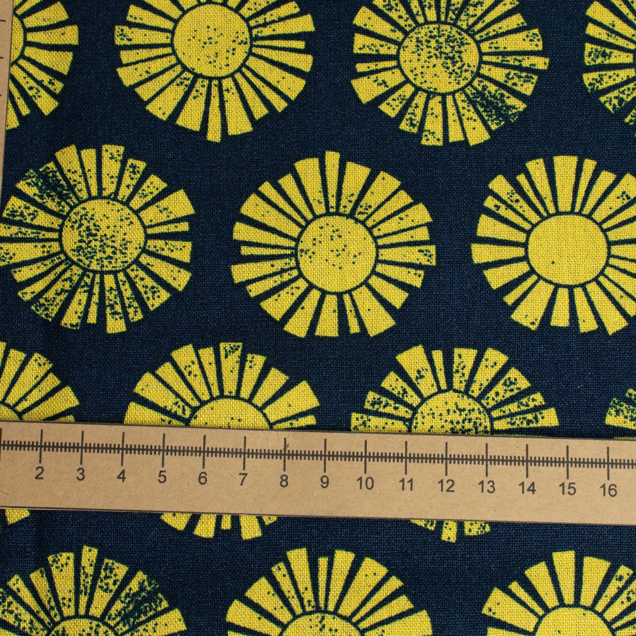 By the Seaside 2 Canvas „Sunshine Navy Unbleached“ – Cotton + Steel x Loes van Oosten