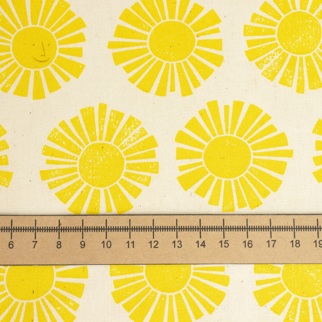 By the Seaside 2 Baumwollstoff „Sunshine Yellow Unbleached“ – Cotton + Steel x Loes van Oosten - Sabinzi - Aus Stoffliebe wird Lieblingsstück